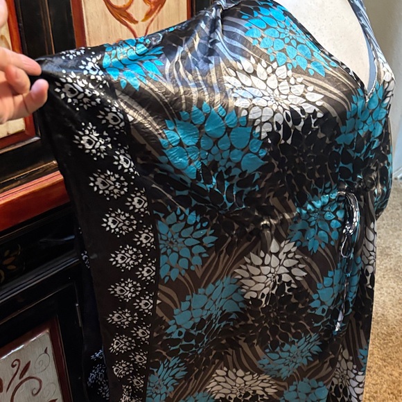 Bobbie Brooks Black & Blue Floral Kaftan - Picture 2 of 7